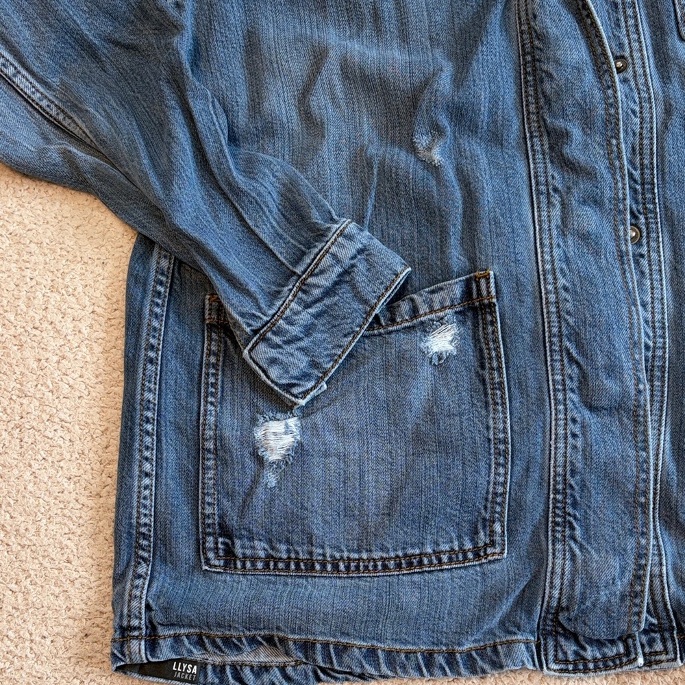 Kut from the Kloth Distressed Lightweight Llysa Jean Jacket - Picture 3 of 6